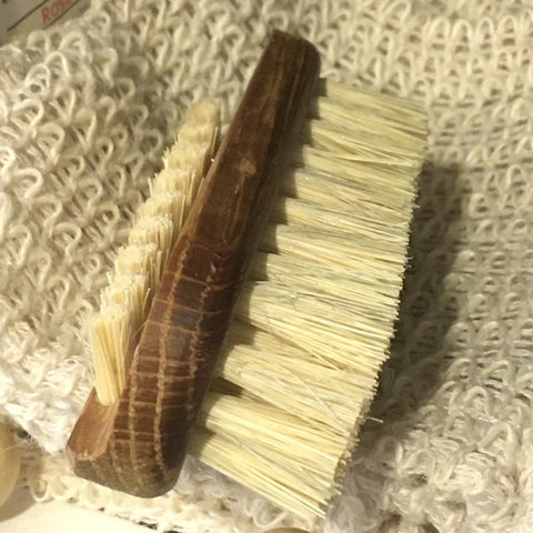 BROSSE A ONGLES