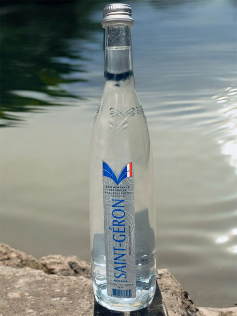 EAU MINÉRALE NATURELLEMENT GAZEUSE D'AUVERGNE - EN VERRE